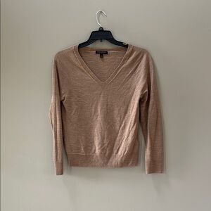 Banana Republic Tan V-Neck Sweater Lightweight Knit